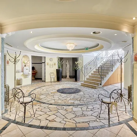 Wellness & Relax Milderer Hof Szálloda 4*